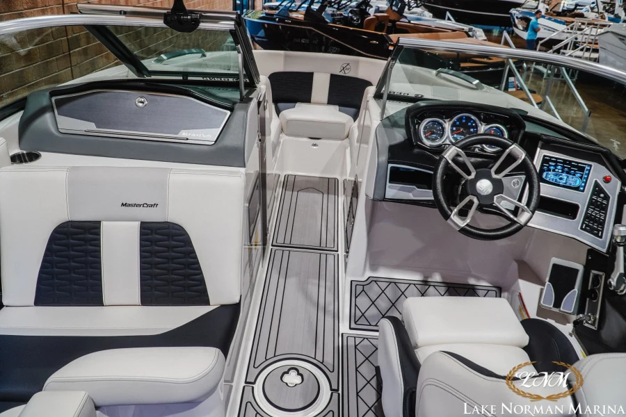 2019-mastercraft-x22-145380-image13