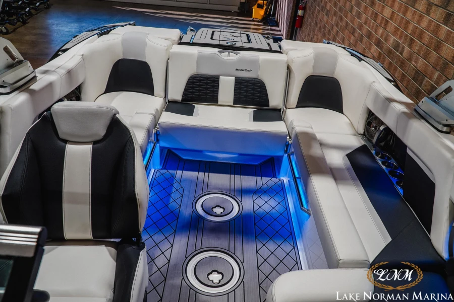 2019-mastercraft-x22-145380-image18