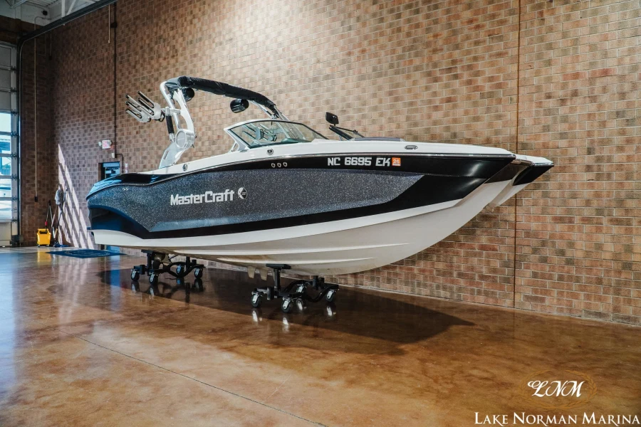 2019-mastercraft-x22-145380-image3