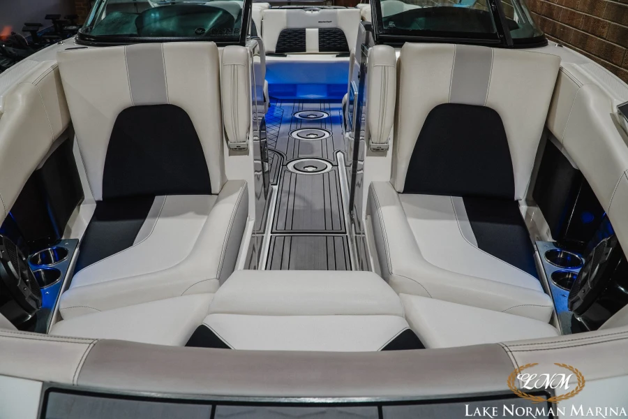 2019-mastercraft-x22-145380-image5