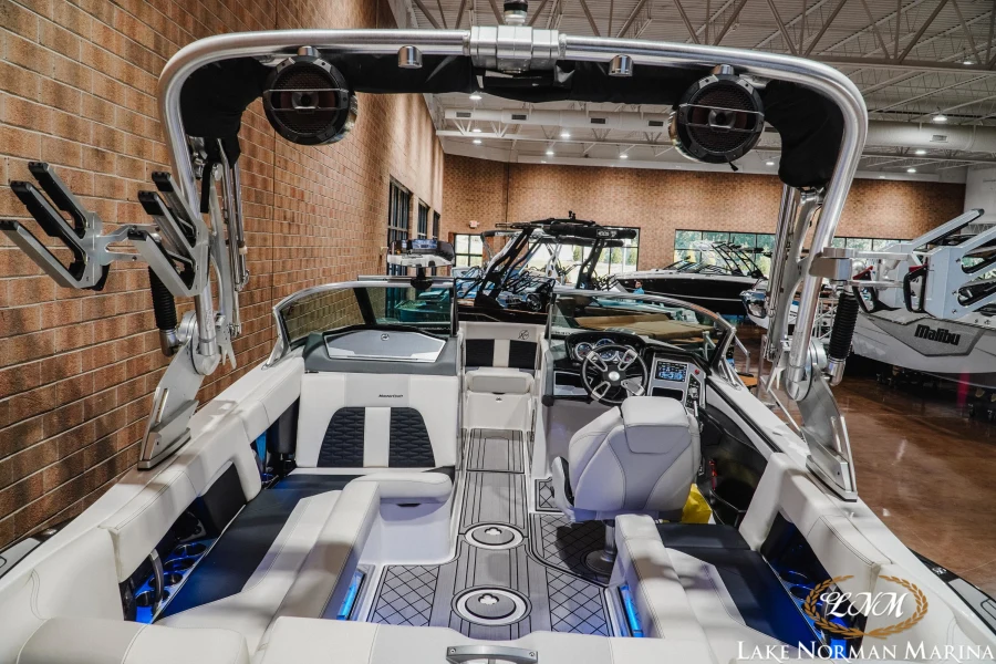 2019-mastercraft-x22-145380-image9