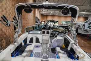 2019-mastercraft-x22-145380-image9