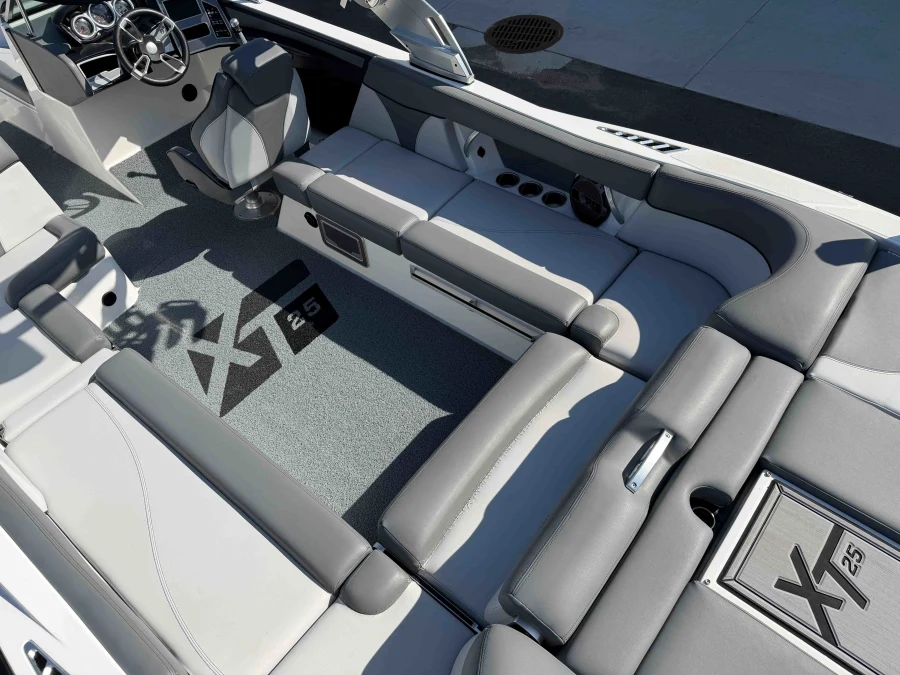 2020-mastercraft-xt25-145384-image11