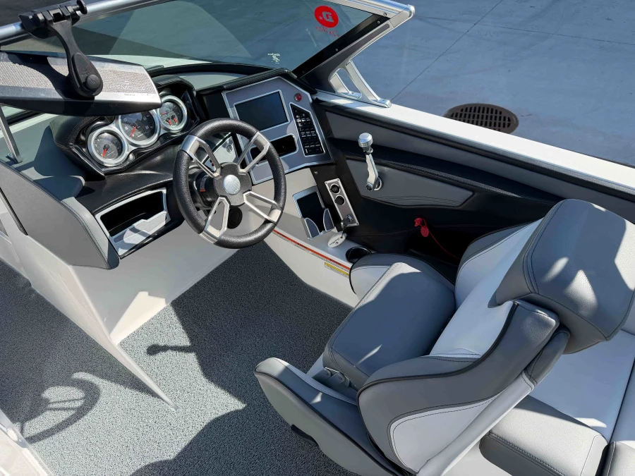 2020-mastercraft-xt25-145384-image16