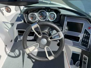 2020-mastercraft-xt25-145384-image18