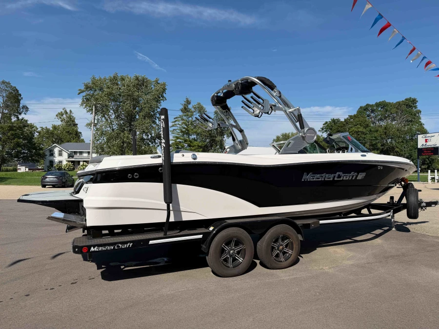 2020-mastercraft-xt25-145384-image3
