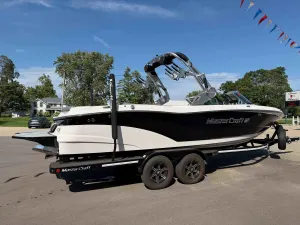 2020-mastercraft-xt25-145384-image3