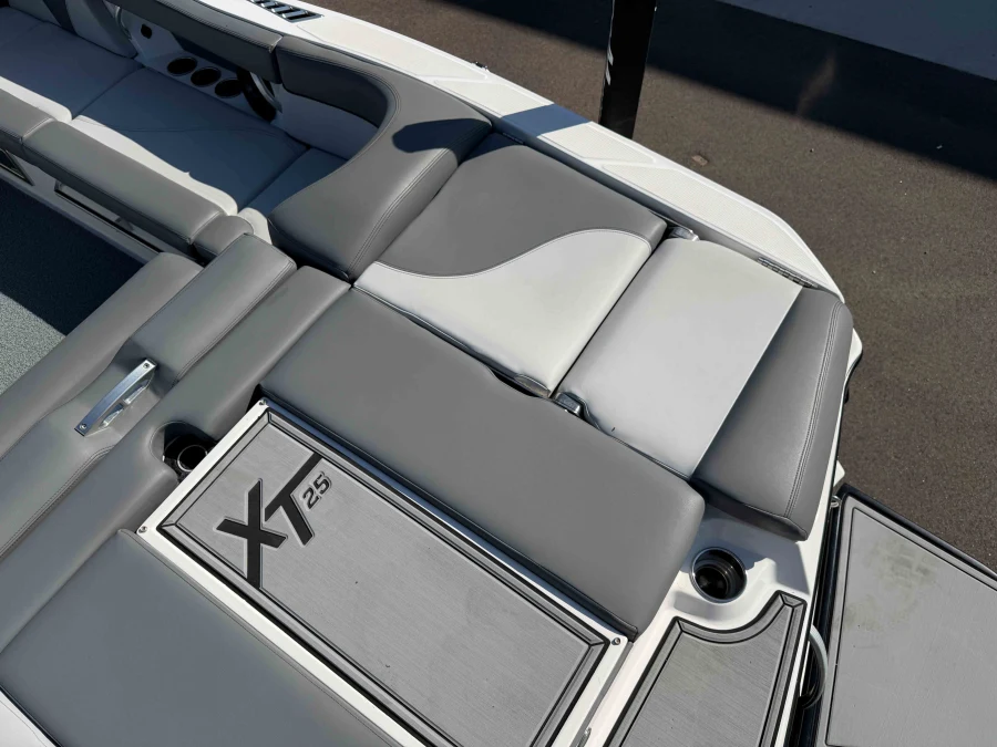 2020-mastercraft-xt25-145384-image6