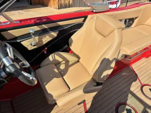 2021-mastercraft-x24-145388-image7