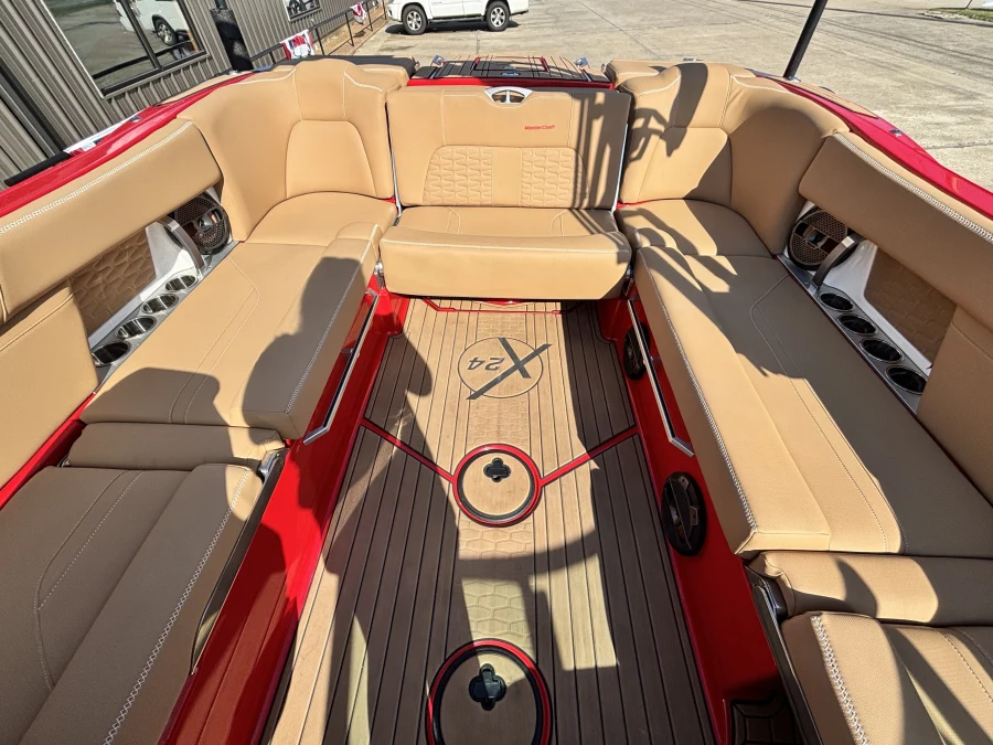 2021-mastercraft-x24-145388-image9