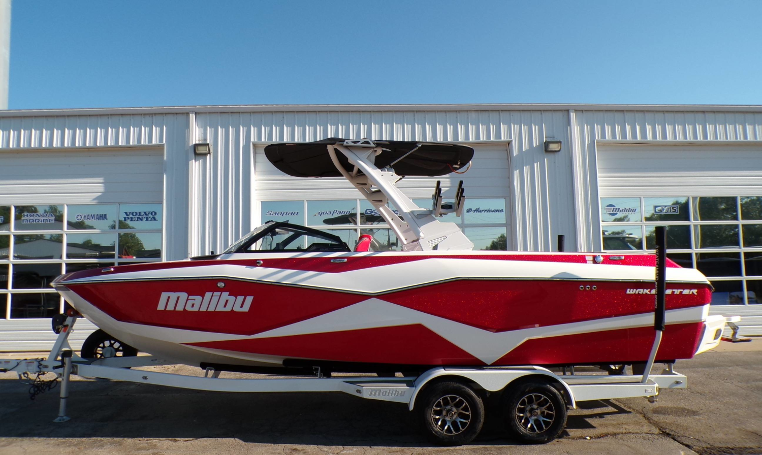 2022 Malibu Wakesetter 25 LSV