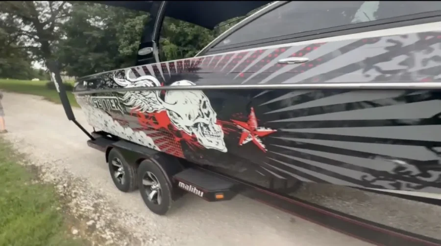 2006-malibu-wakesetter-247-lsv-145402-image7.webp
