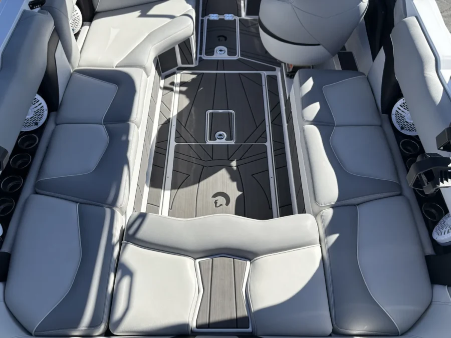 2024-centurion-fe22-145415-image7.webp