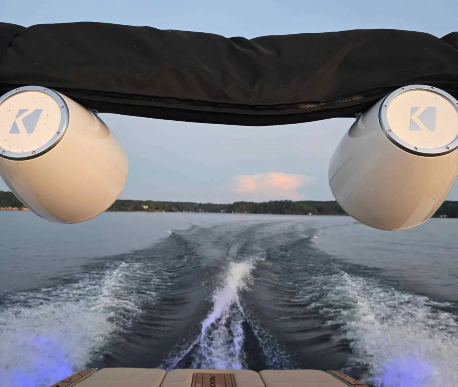 2024 MOOMBA MAX WITH WAKEMAKER BAGS 