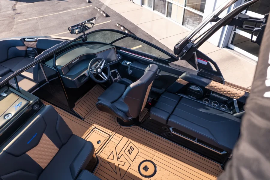 2027-mastercraft-xt22-145437-image14.webp