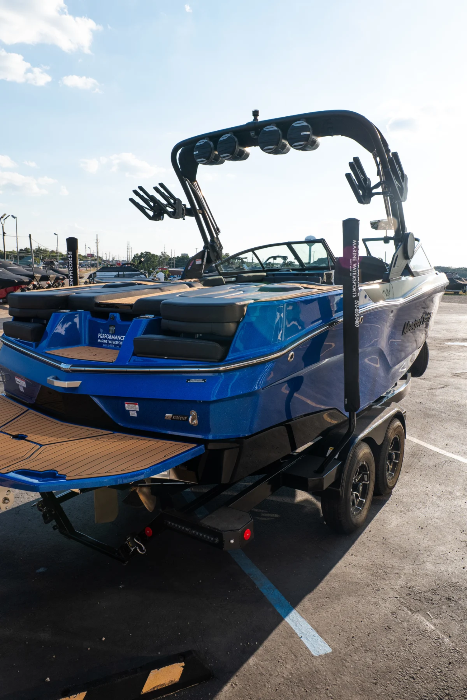 2027 MASTERCRAFT XT22 SAPPHIRE FLAKE & MIDNIGHT BLACK 
