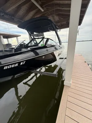 2018-malibu-wakesetter-23-lsv-145455-image2.webp
