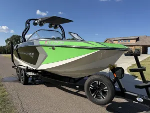 2017-nautique-g23-145458-image0.webp
