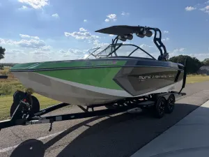 2017-nautique-g23-145458-image1.webp