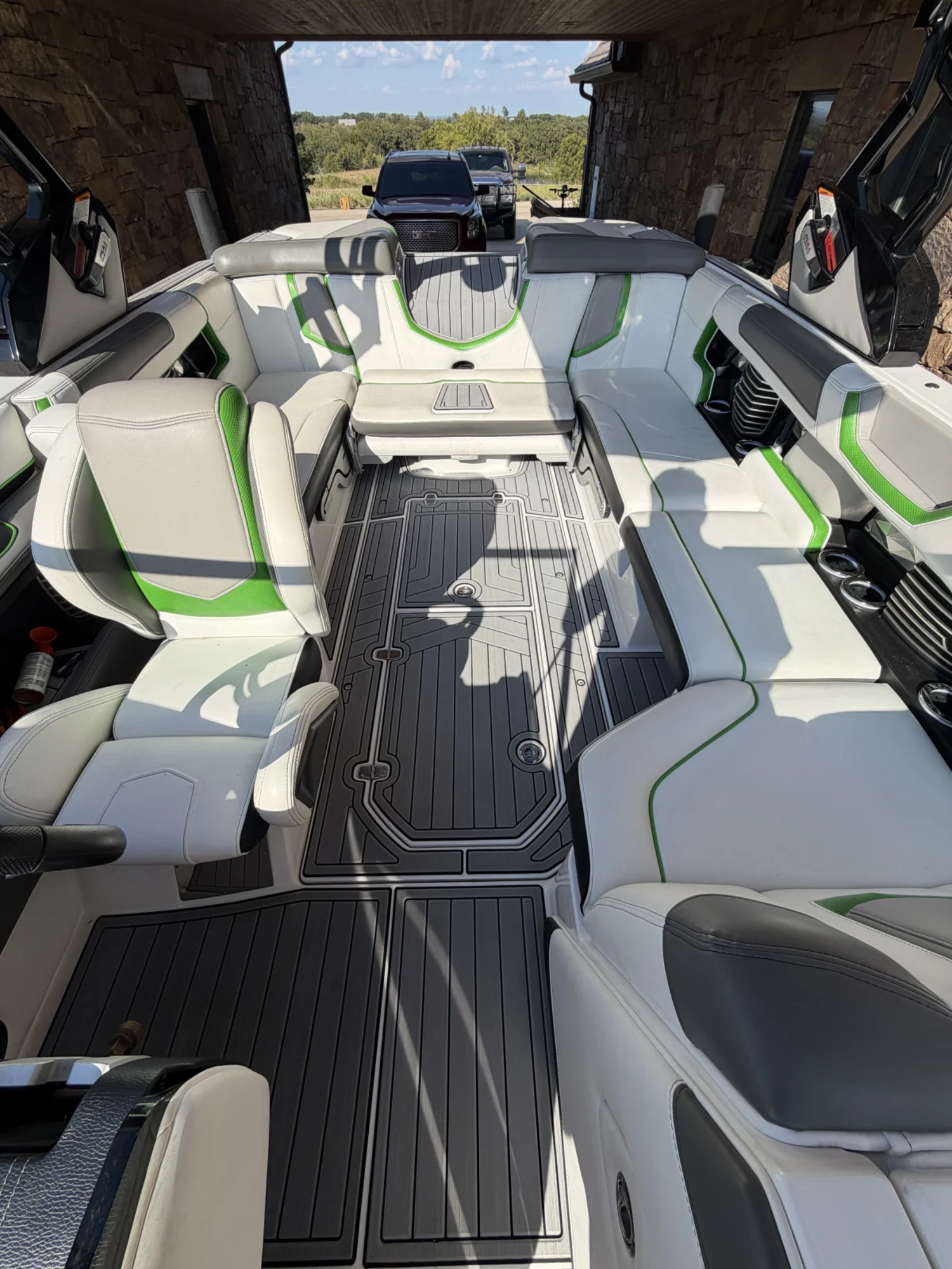 2017 Nautique G23