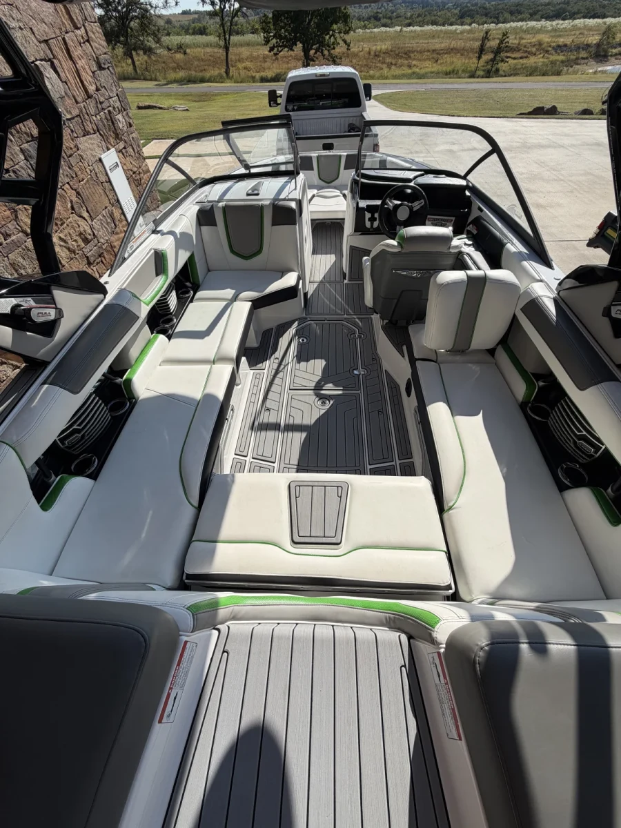 2017-nautique-g23-145458-image5.webp