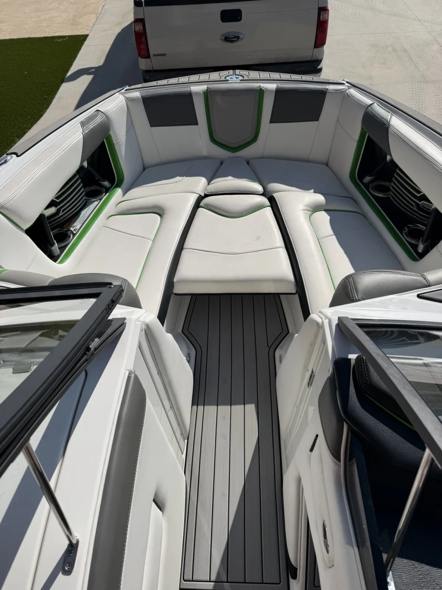 2017-nautique-g23-145458-image7.webp