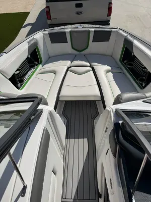 2017-nautique-g23-145458-image7.webp