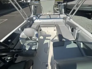 2017-mastercraft-nxt20-145516-image2.webp