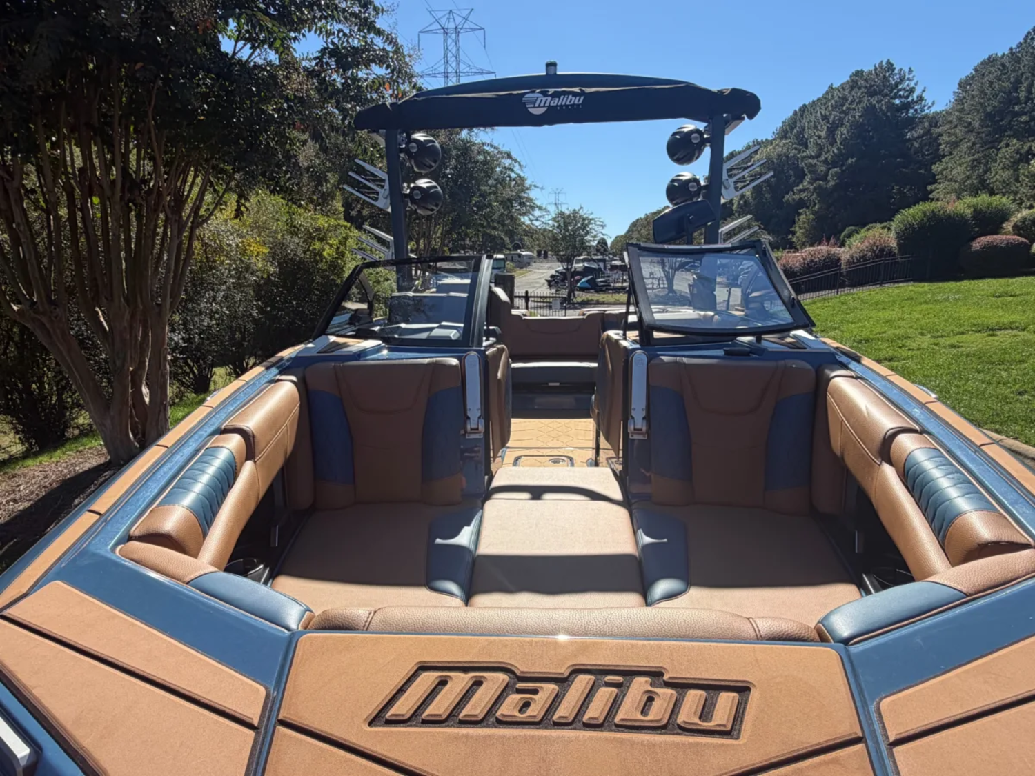 2022 Malibu Boats M220
