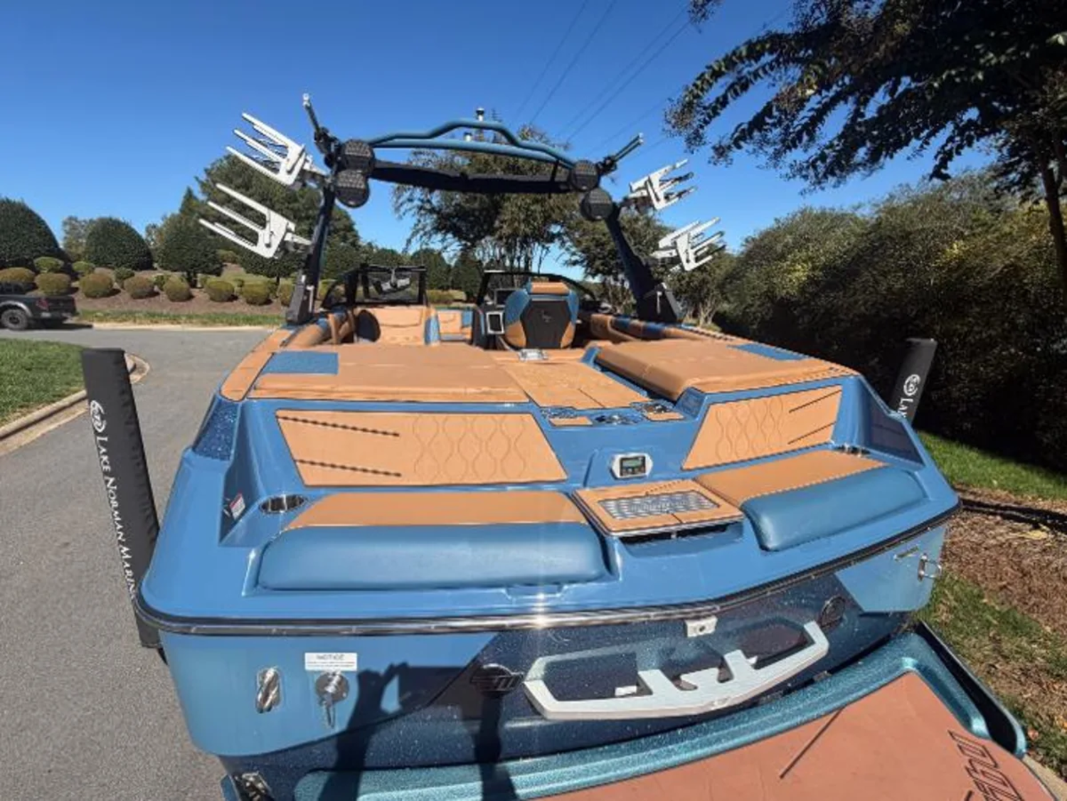 2022 Malibu Boats M220