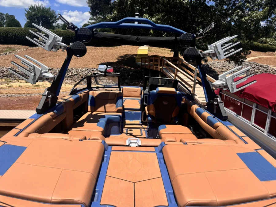 2022-malibu-m220-145536-image8.webp