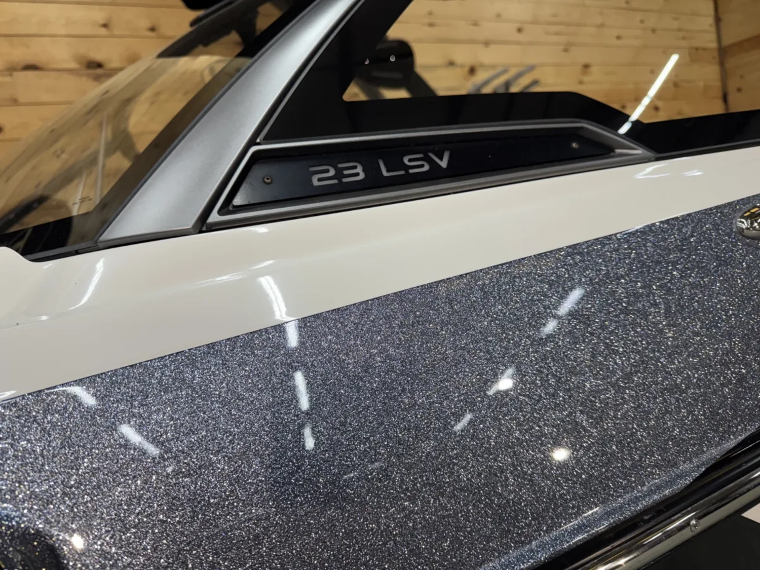 2019 Malibu 23 LSV Wakesetter 