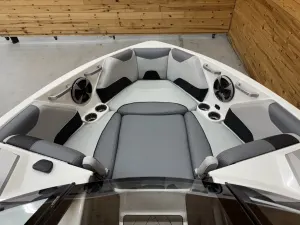 2019-malibu-wakesetter-23-lsv-145541-image7.webp