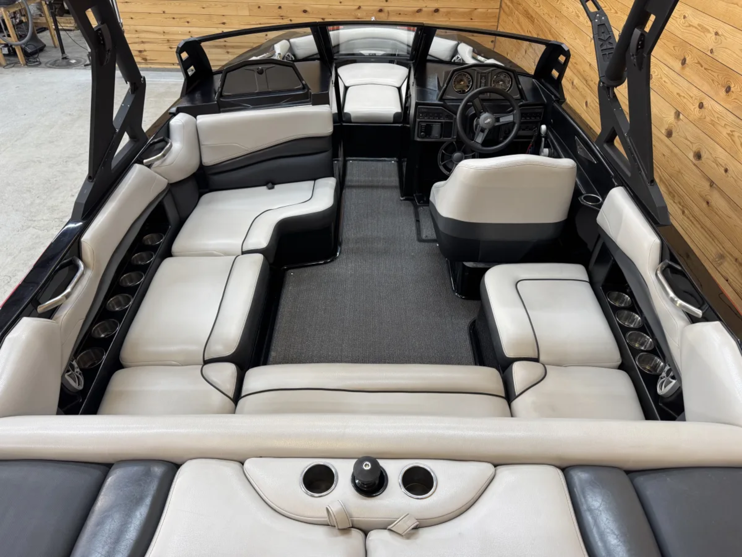 2016 Axis A20 