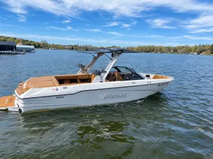 2021-malibu-wakesetter-25-lsv-145544-image1.webp