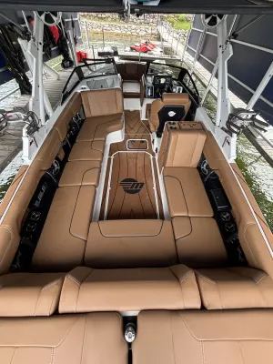 2021-malibu-wakesetter-25-lsv-145544-image5.webp