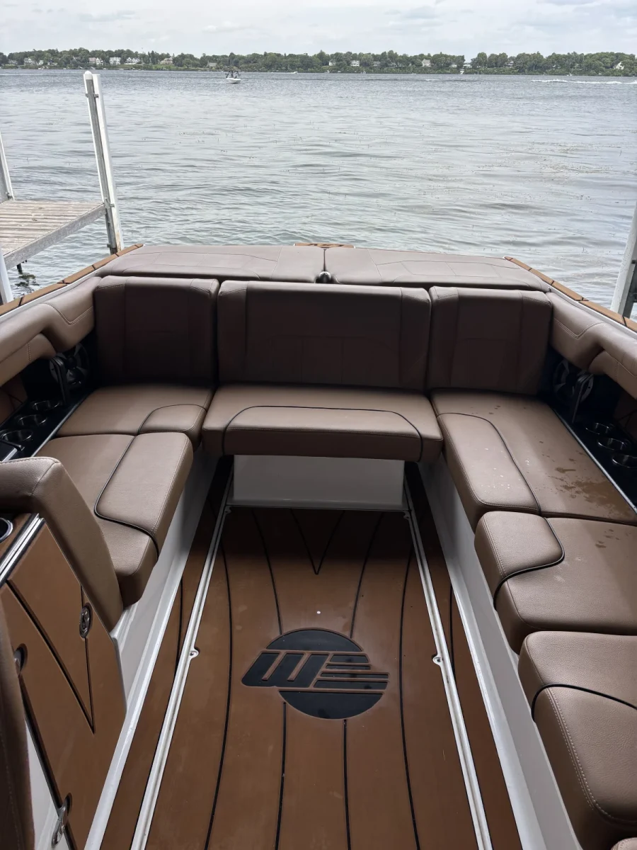 2021-malibu-wakesetter-25-lsv-145544-image7.webp