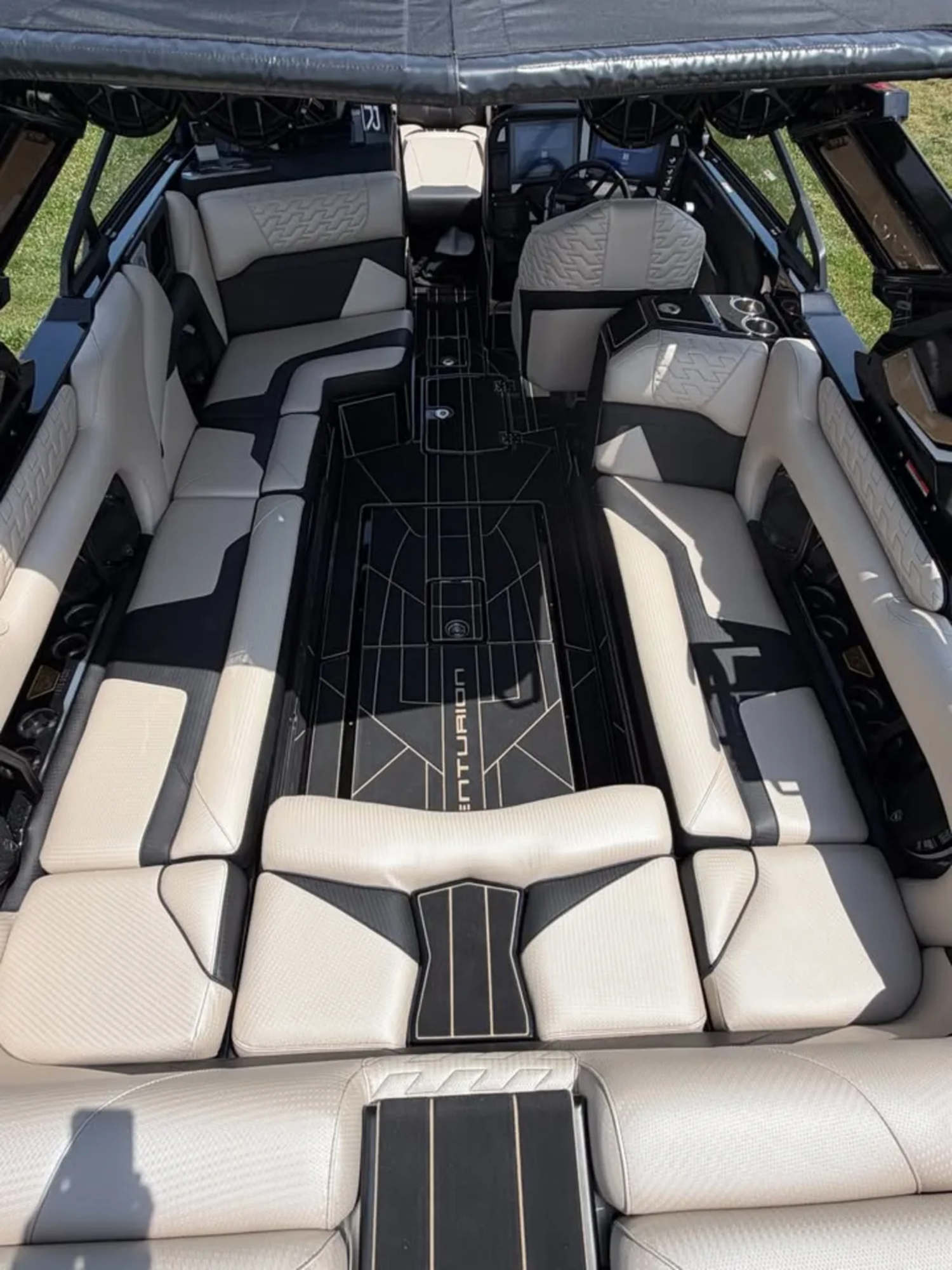 2026 Ri245 Champagne and Onyx Metalflake