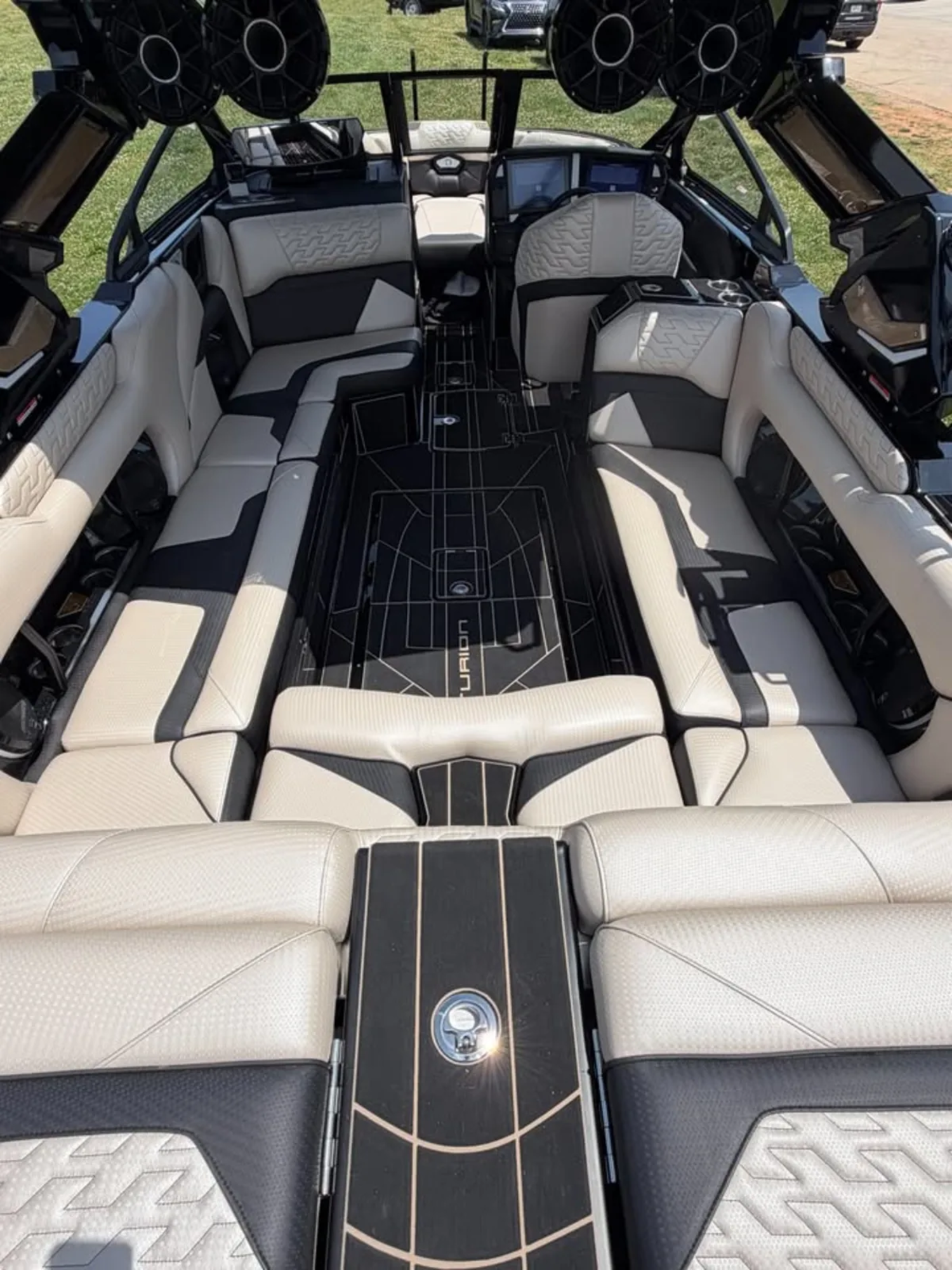2026 Ri245 Champagne and Onyx Metalflake