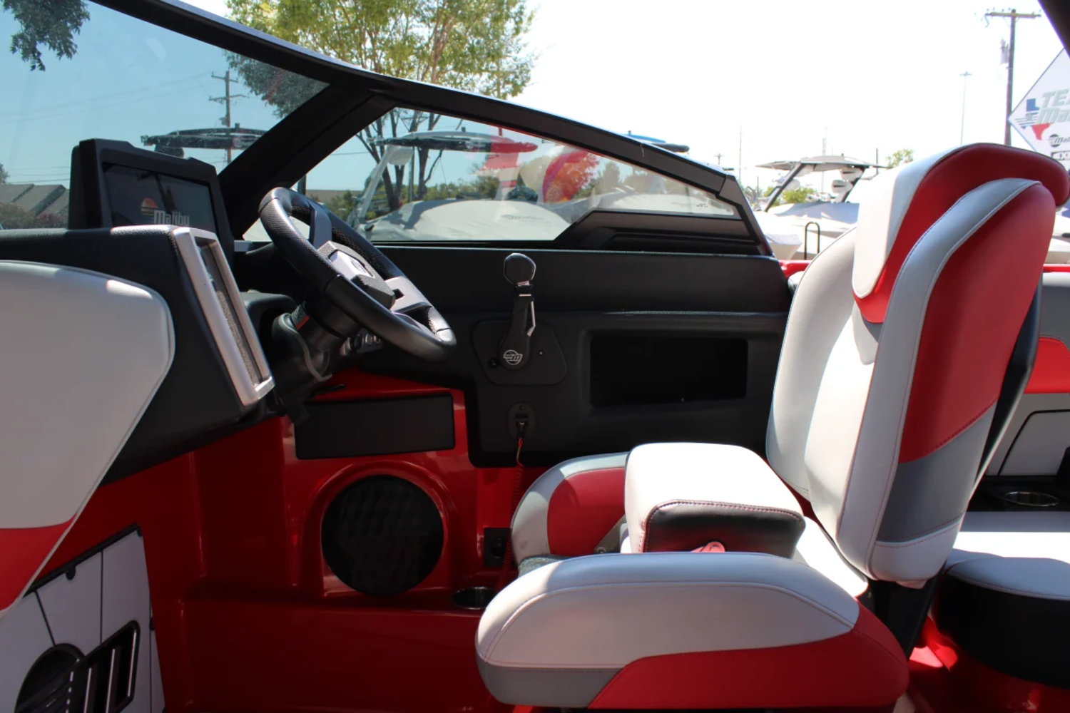 2022 Malibu 23 LSV