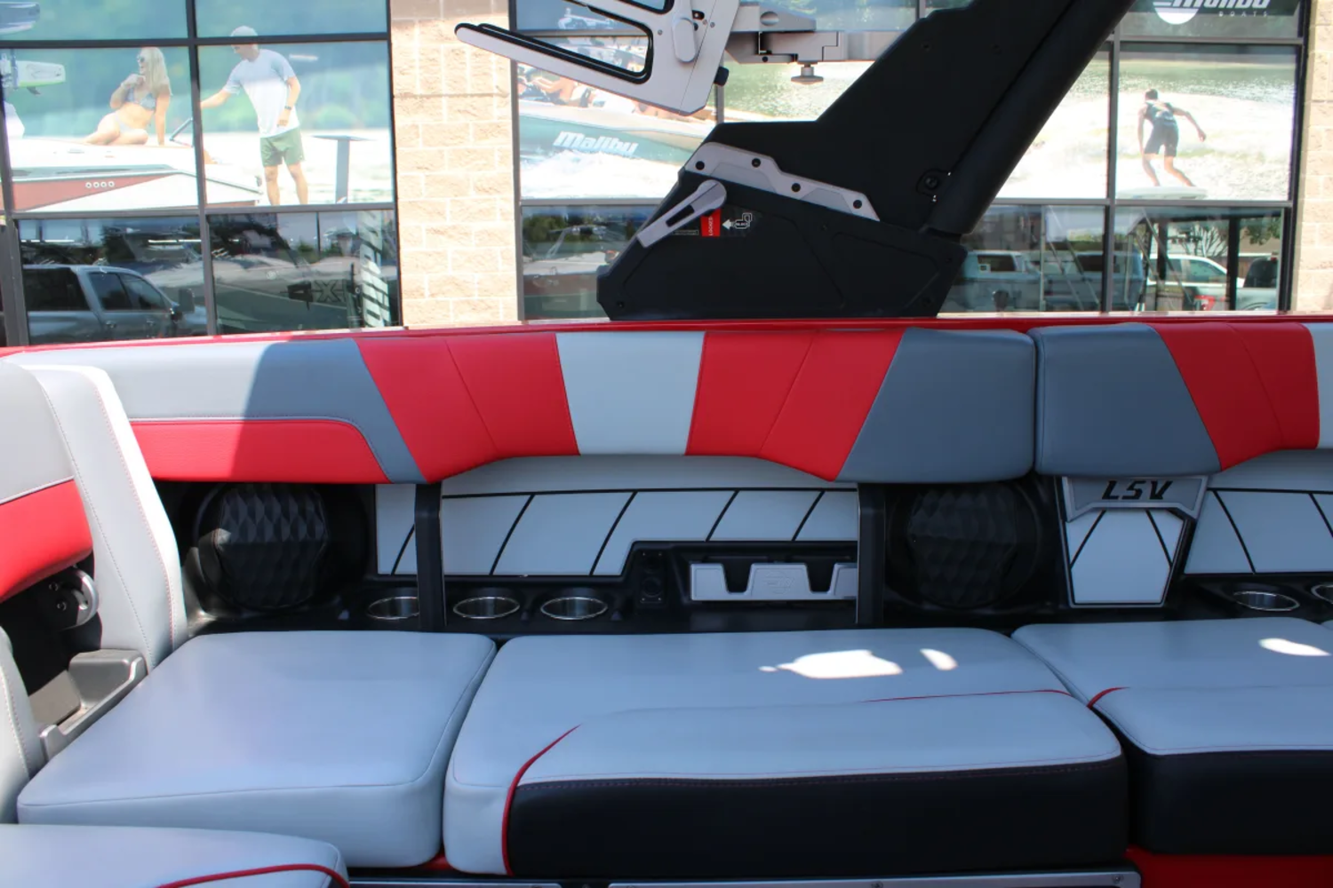 2022 Malibu 23 LSV