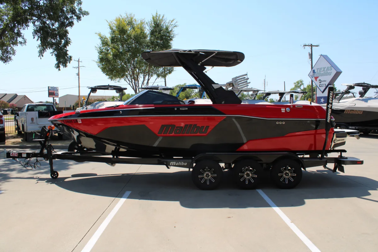 2022 Malibu 23 LSV