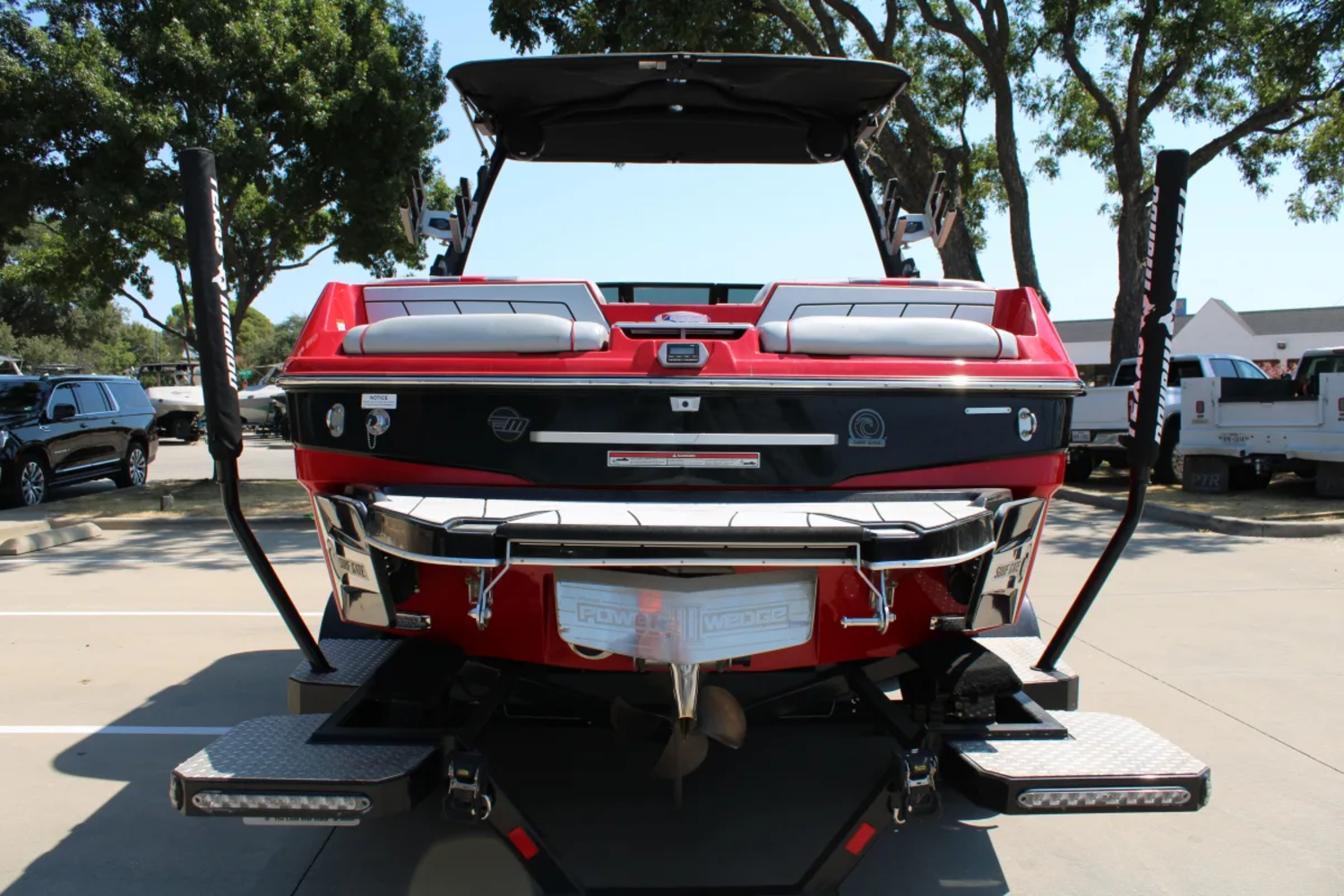 2022 Malibu 23 LSV