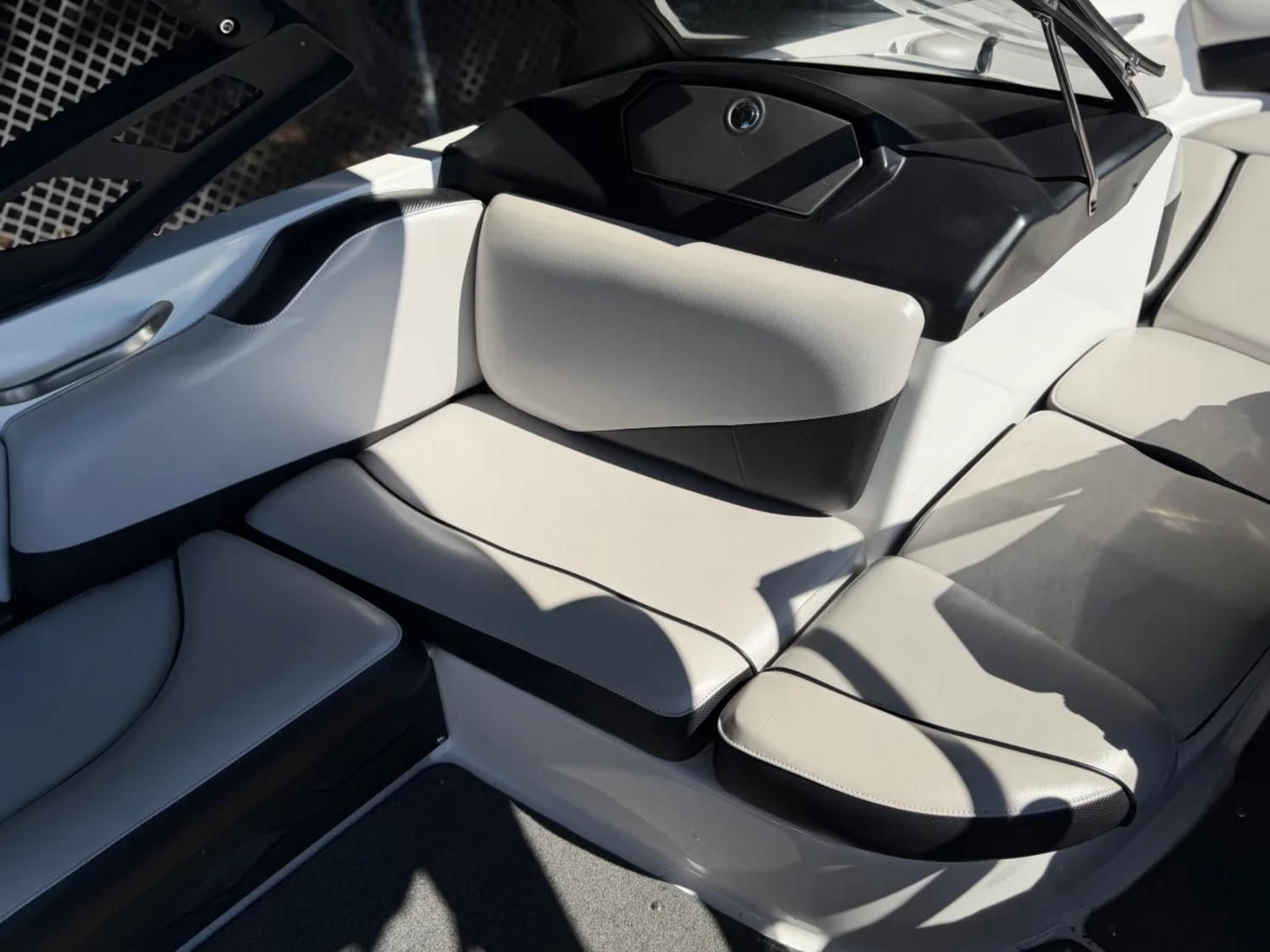 2014 Axis A20