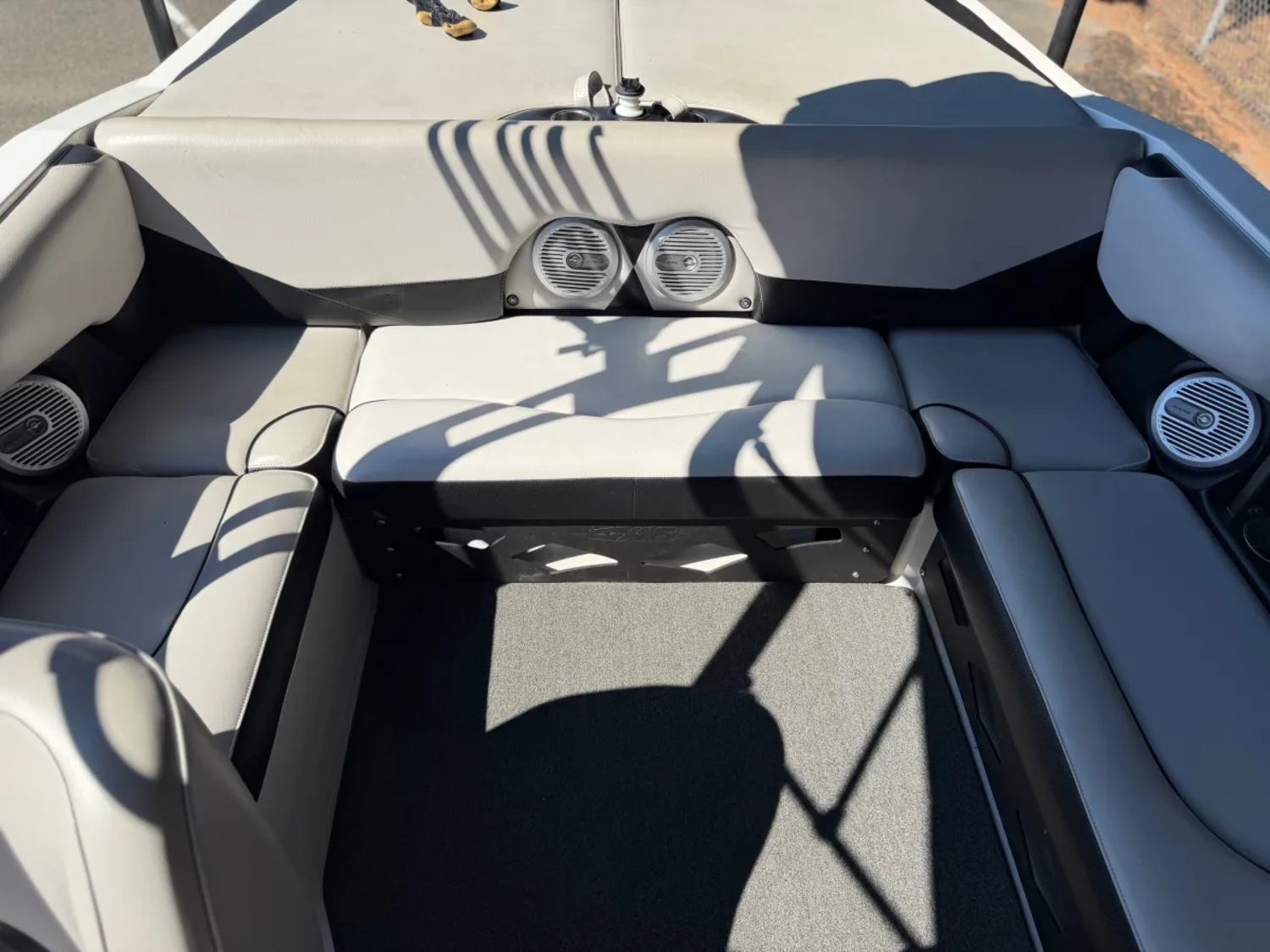 2014 Axis A20