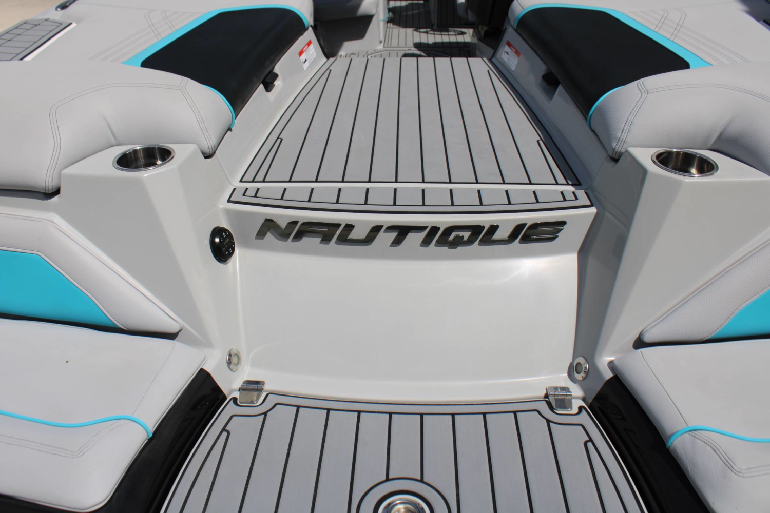 2020 Nautique G23