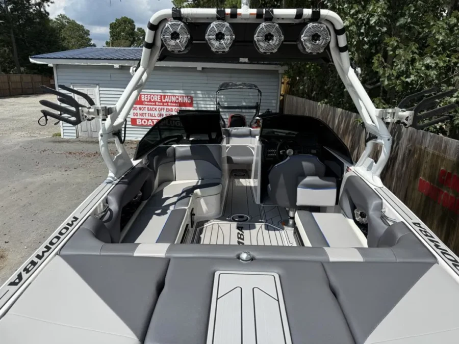 2020-moomba-craz-145585-image7.webp