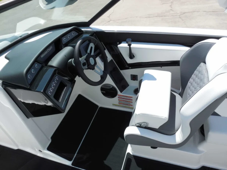 2026-mastercraft-nxt22-145596-image4.webp