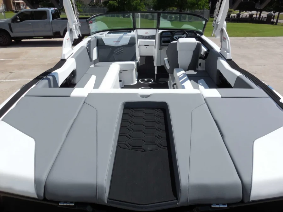 2026-mastercraft-nxt22-145596-image6.webp