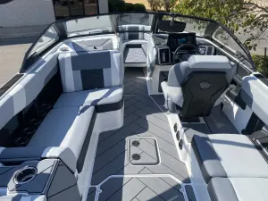 2023-malibu-wakesetter-26-lsv-145599-image17.webp